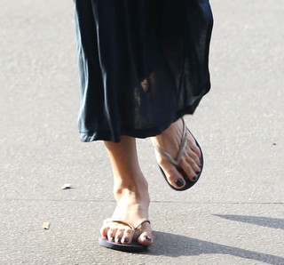 Elisabetta Canalis feet photo thumbnail
