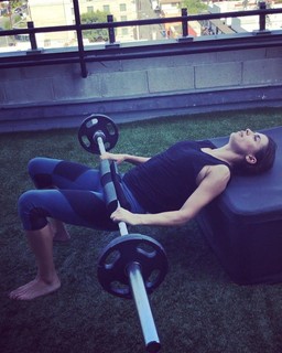 Elisabetta Canalis feet photo thumbnail