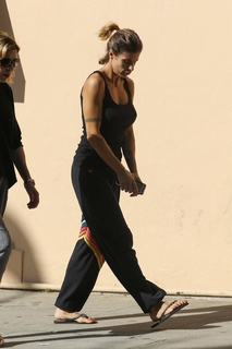 Elisabetta Canalis feet photo thumbnail