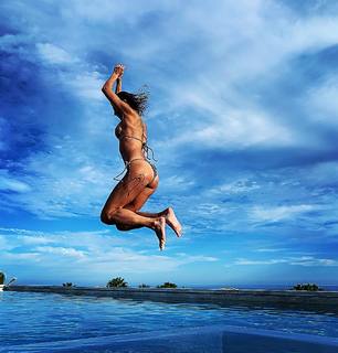 Elisabetta Canalis feet photo thumbnail