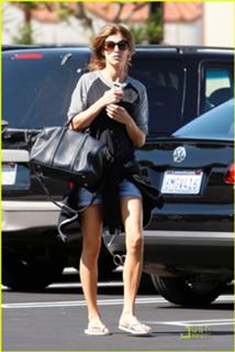 Elisabetta Canalis feet photo thumbnail