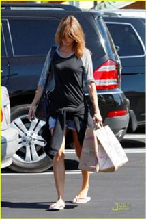 Elisabetta Canalis feet photo thumbnail