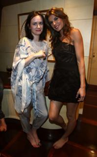 Elisabetta Canalis feet photo thumbnail