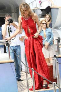 Elisabetta Canalis feet photo thumbnail