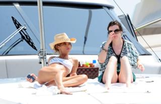 Elisabetta Canalis feet photo thumbnail