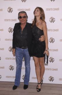 Elisabetta Canalis feet photo thumbnail
