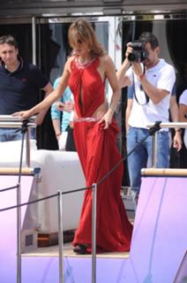 Elisabetta Canalis feet photo thumbnail