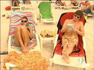 Elisabetta Canalis feet photo thumbnail