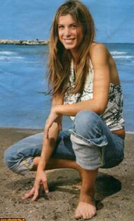 Elisabetta Canalis feet photo thumbnail