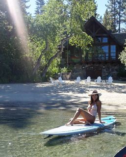 Elisabetta Canalis feet photo thumbnail