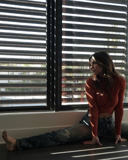Elisabetta Canalis feet photo thumbnail