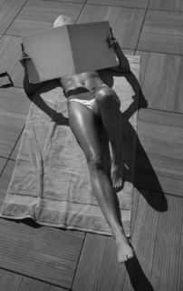 Elisabetta Canalis feet photo thumbnail