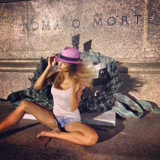 Elisabetta Canalis feet photo 15