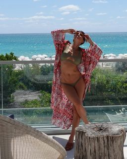 Elisabetta Canalis feet photo 11