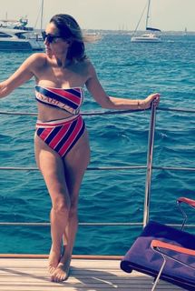 Elisabetta Franchi feet photo thumbnail