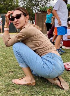 Elisabetta Franchi feet photo thumbnail