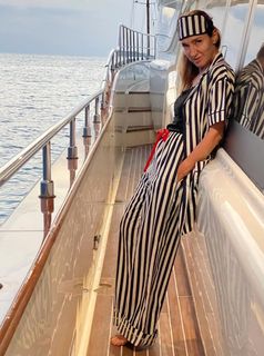 Elisabetta Franchi feet photo thumbnail