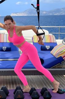 Elisabetta Franchi feet photo thumbnail