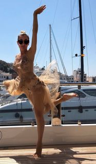 Elisabetta Franchi feet photo thumbnail