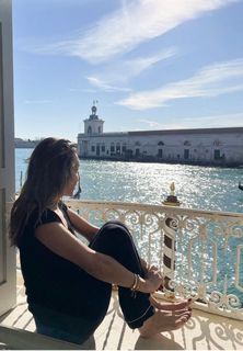 Elisabetta Franchi feet photo thumbnail