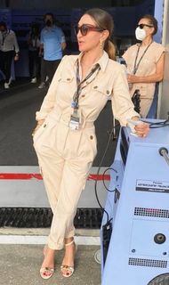 Elisabetta Franchi feet photo thumbnail