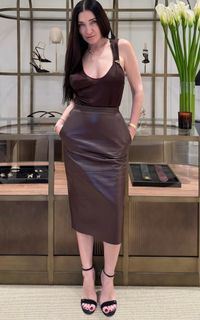 Elisabetta Franchi feet photo thumbnail