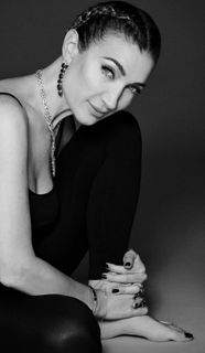 Elisabetta Franchi feet photo thumbnail