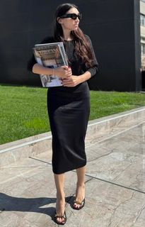 Elisabetta Franchi feet photo thumbnail