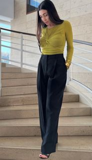 Elisabetta Franchi feet photo thumbnail