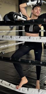 Elisabetta Franchi feet photo thumbnail