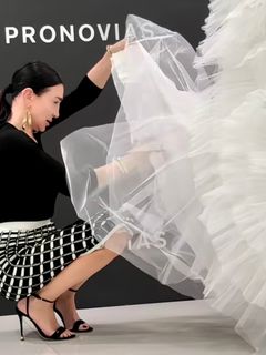 Elisabetta Franchi feet photo thumbnail