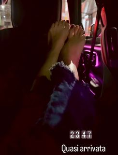 Elisabetta Franchi feet photo thumbnail