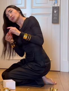 Elisabetta Franchi feet photo thumbnail