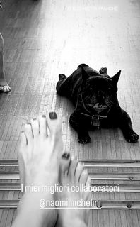 Elisabetta Franchi feet photo thumbnail