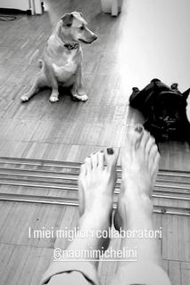 Elisabetta Franchi feet photo thumbnail