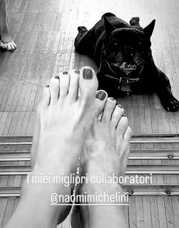 Elisabetta Franchi feet photo thumbnail