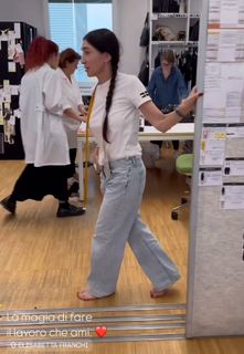 Elisabetta Franchi feet photo thumbnail