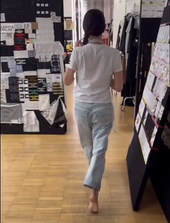 Elisabetta Franchi feet photo thumbnail