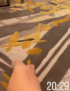 Elisabetta Franchi feet photo thumbnail