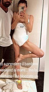 Elisabetta Franchi feet photo thumbnail