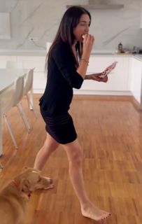 Elisabetta Franchi feet photo thumbnail