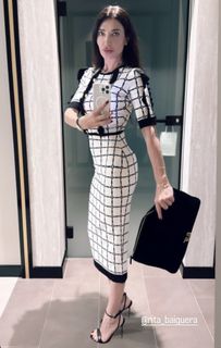 Elisabetta Franchi feet photo thumbnail