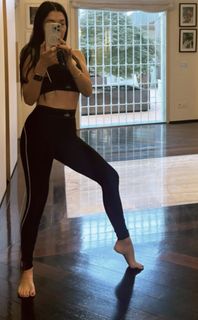 Elisabetta Franchi feet photo thumbnail