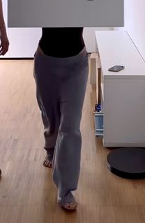 Elisabetta Franchi feet photo thumbnail