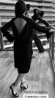 Elisabetta Franchi feet photo thumbnail