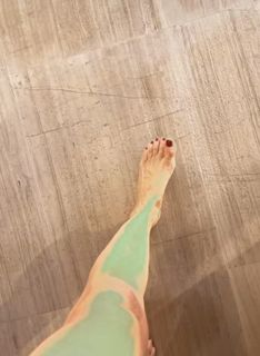 Elisabetta Franchi feet photo thumbnail