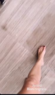 Elisabetta Franchi feet photo thumbnail