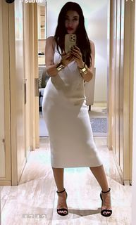 Elisabetta Franchi feet photo thumbnail