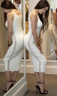 Elisabetta Franchi feet photo thumbnail