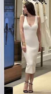 Elisabetta Franchi feet photo thumbnail